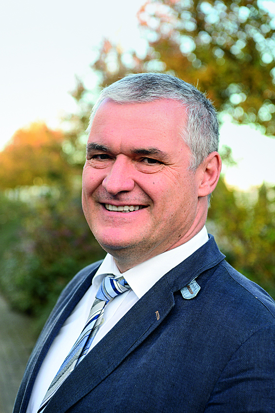 Dr. Christian Bickert 