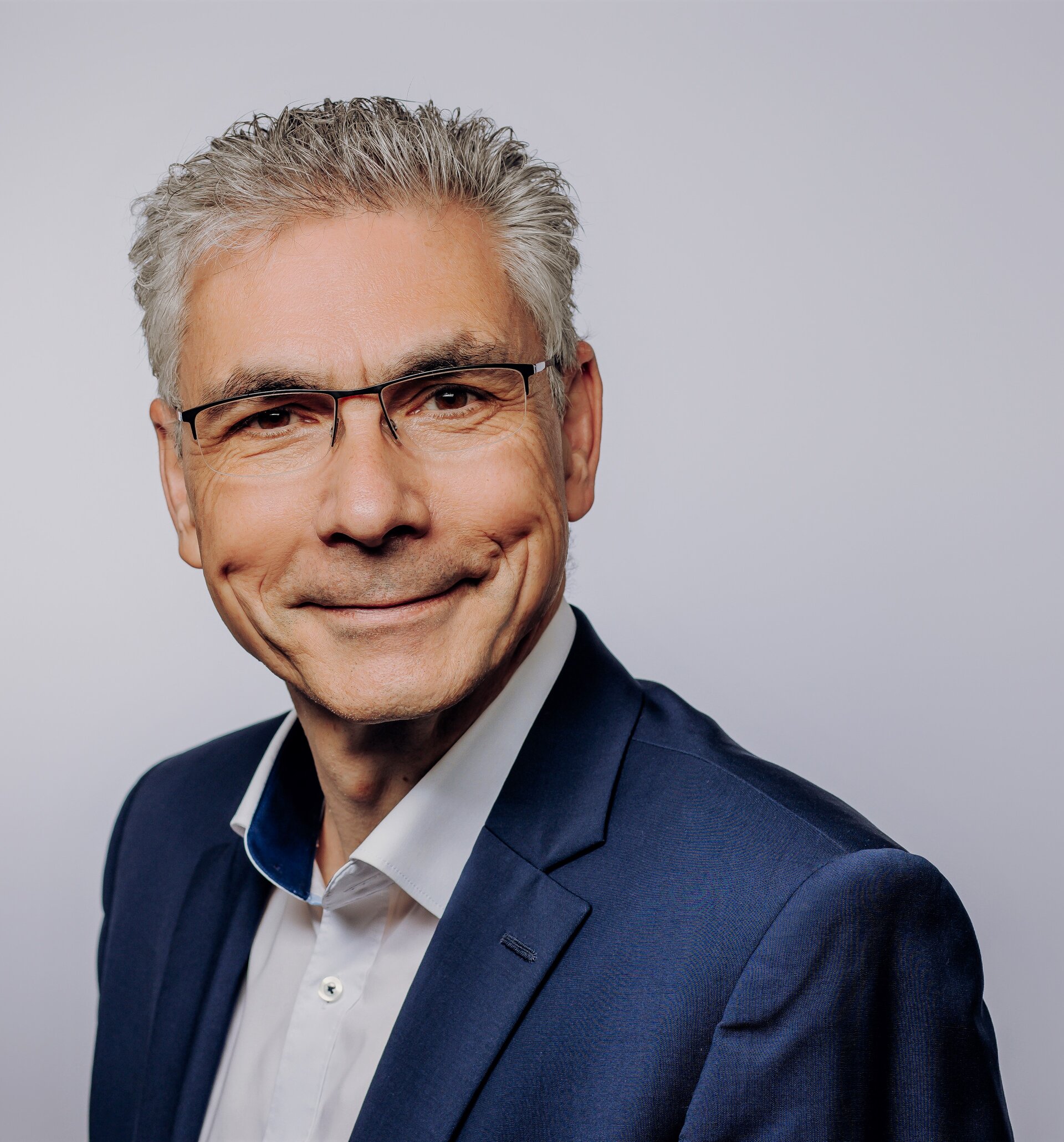 Portraitbild Dr. Frank Lorenz