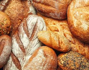 Frisches Brot und Brötchen