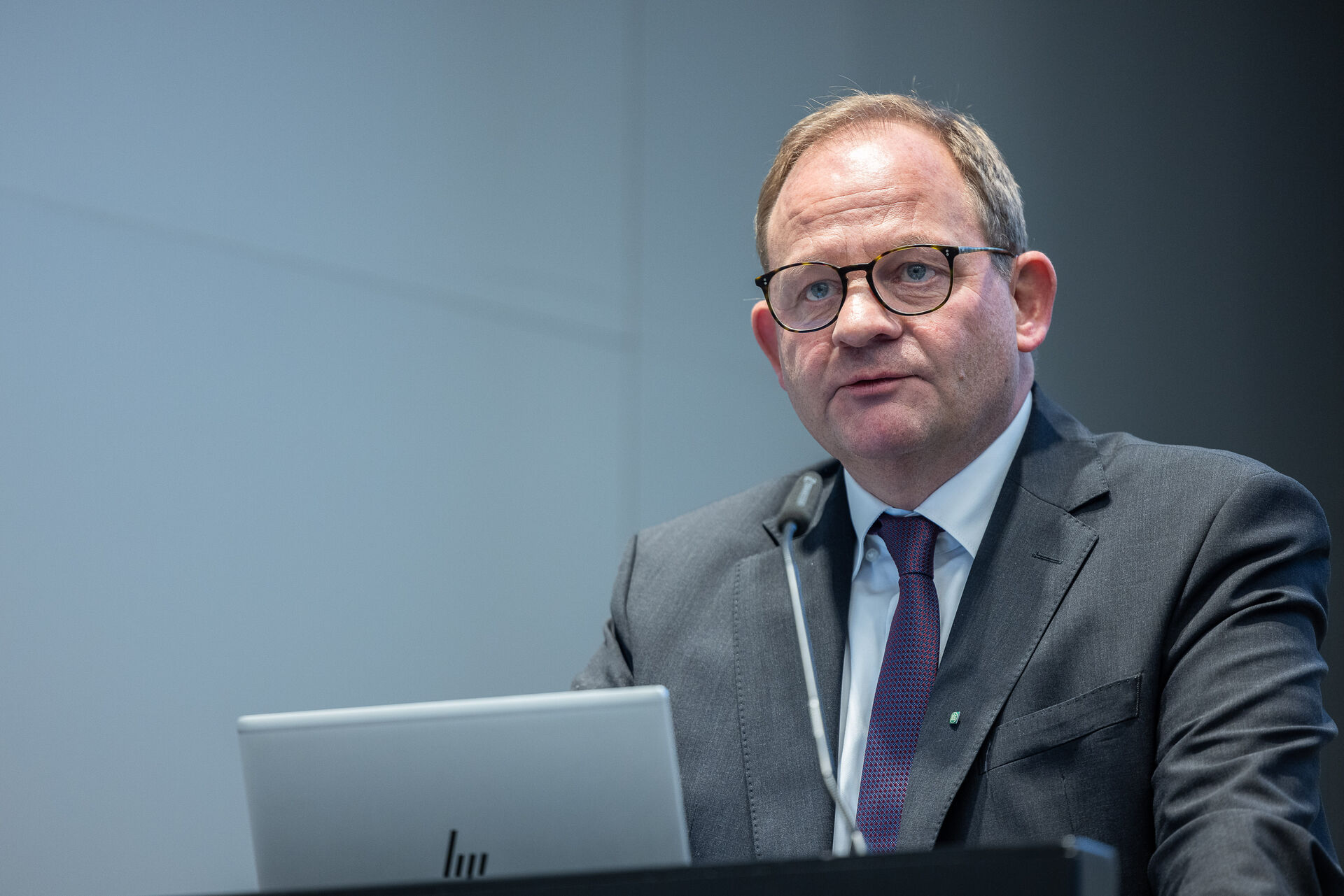 Dr. Hövelmann