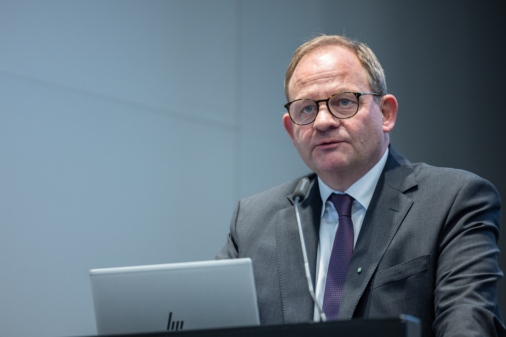 Dr. Hövelmann