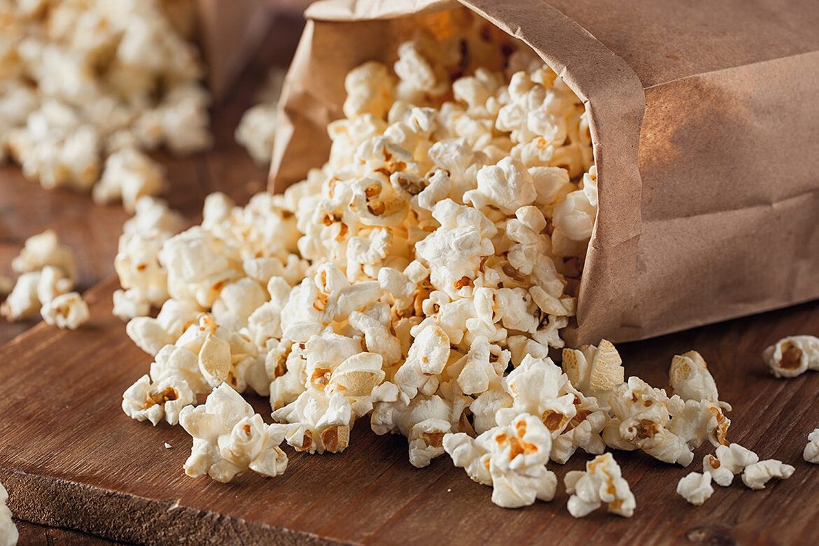 Tüte mit Popcorn