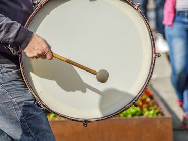 Nahaufnahme Pauke mit Klöppel