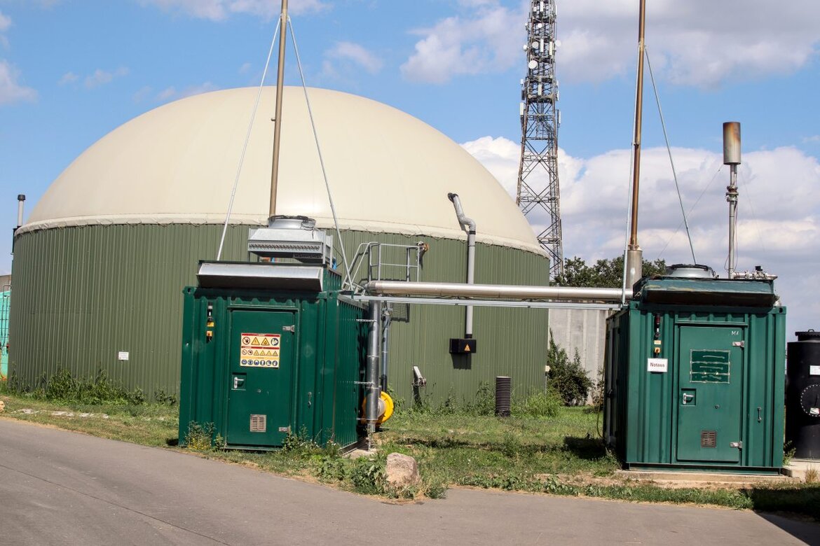 Biogasanlage mit Strom Aggregaten 