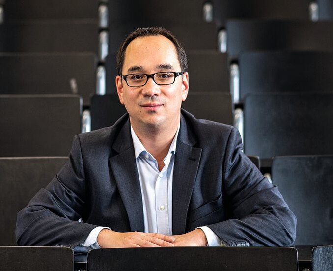 Prof. Nick Lin-Hi
