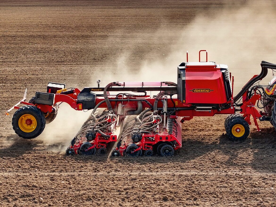 Landmaschine bei der Aussaat