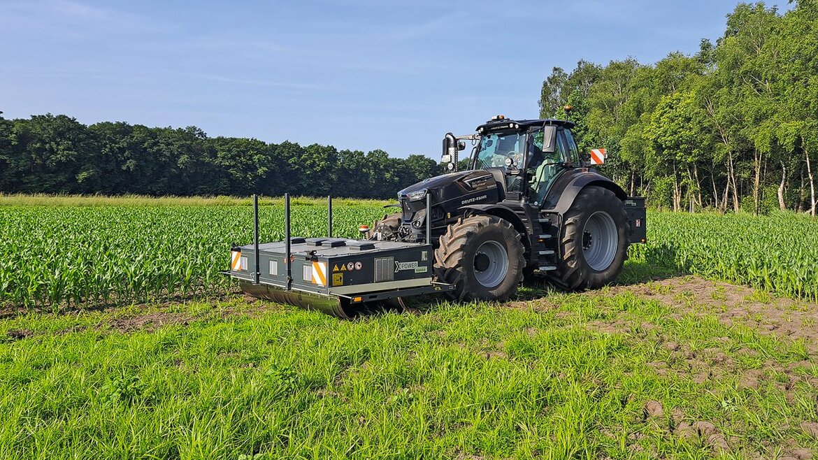 Stromgerät Zasso zur Behandlung von Erdmandelgras