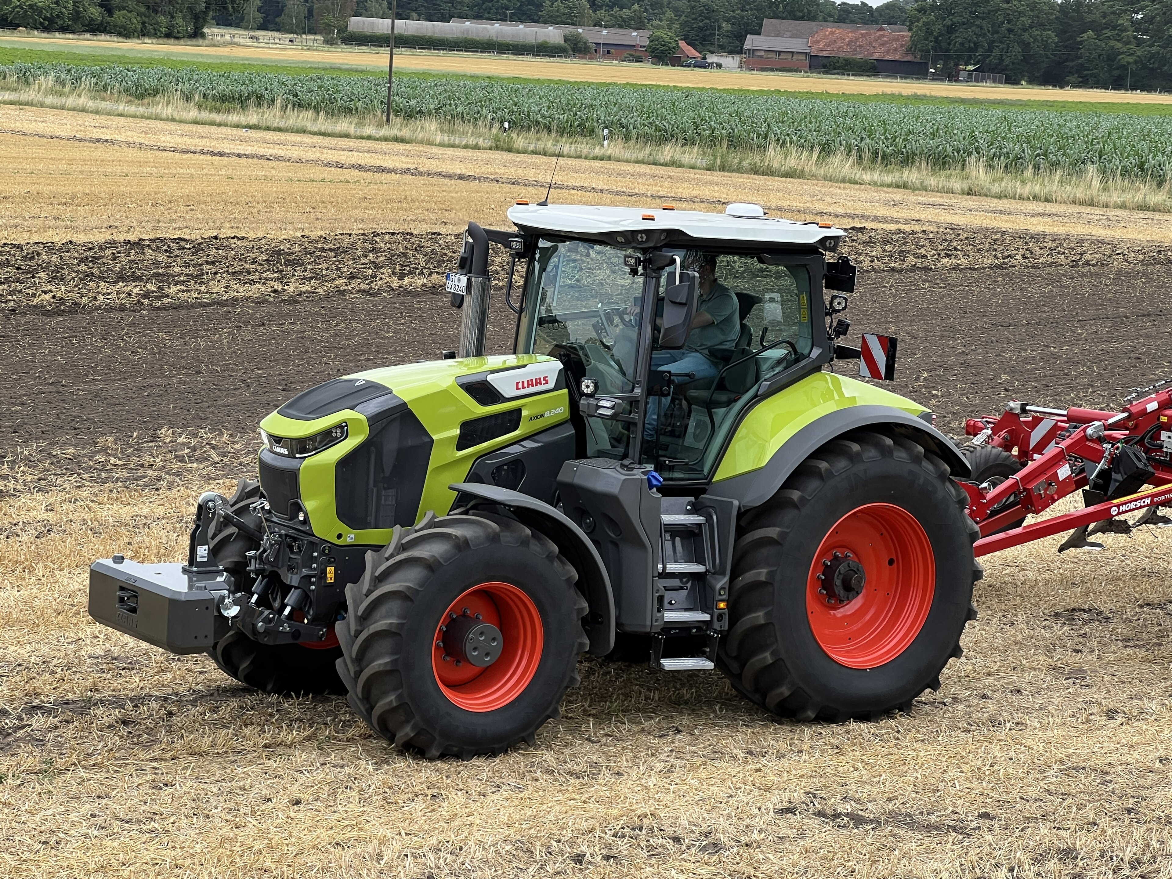 Claas Axion
