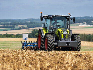 Claas Axos